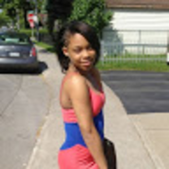 Meet your Posher, Sophonie - Picture 1 of 1